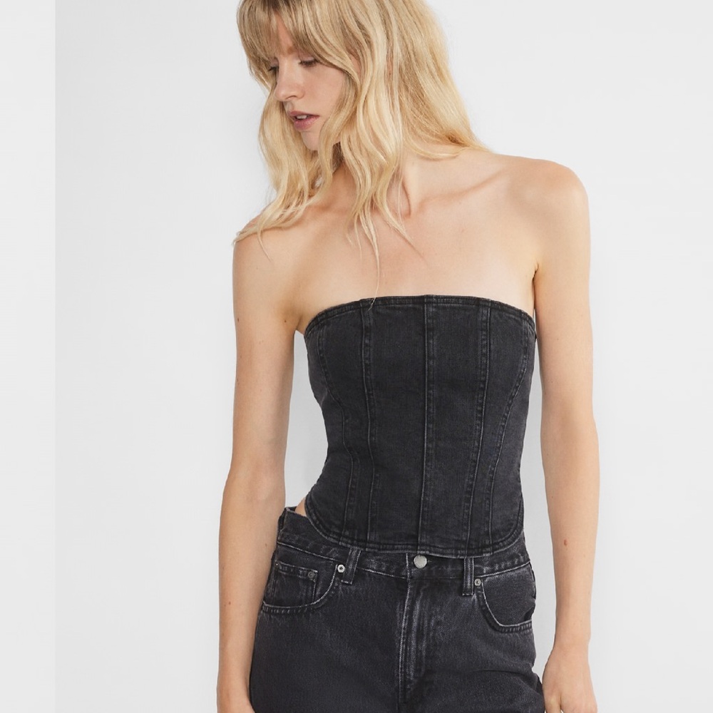 The ‘90s Debbie Denim Bustier
Black denim bustier top